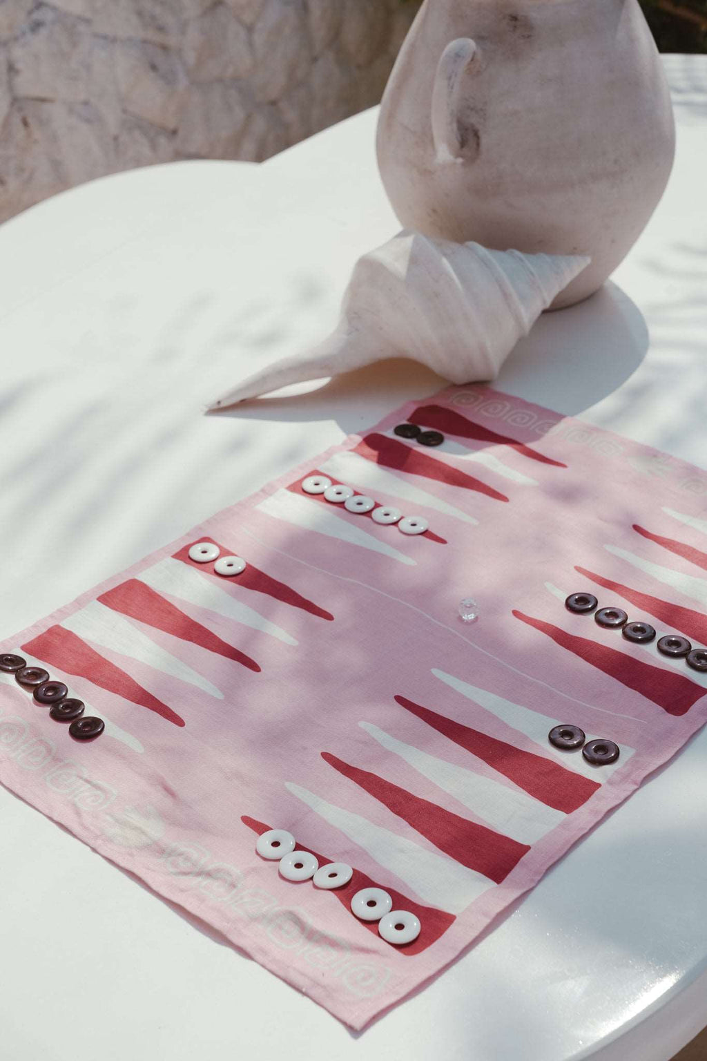 LE JEU DE BACKGAMMON