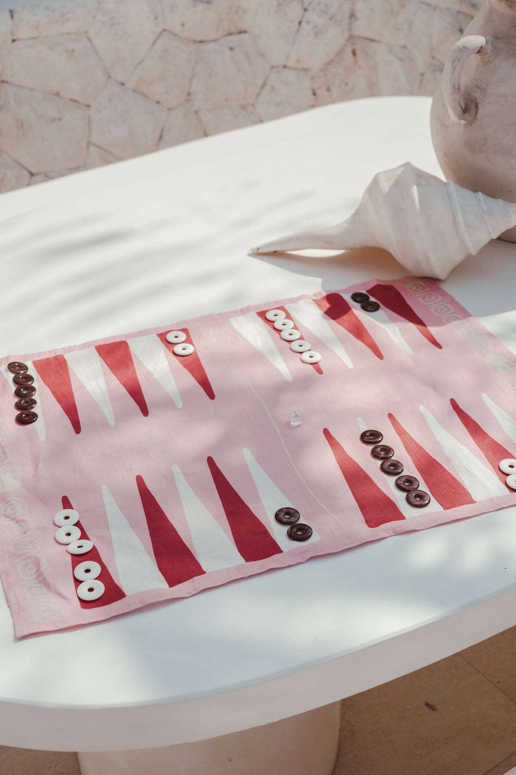 LE JEU DE BACKGAMMON