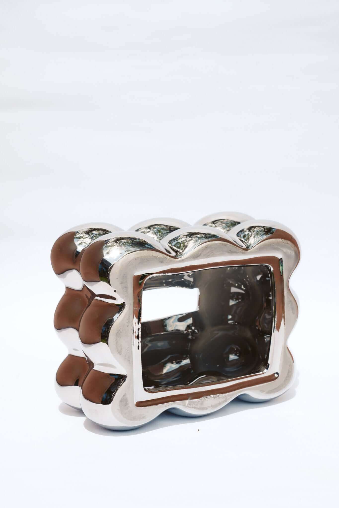 LA BOÎTE DE MOUCHOIRS À BULLES