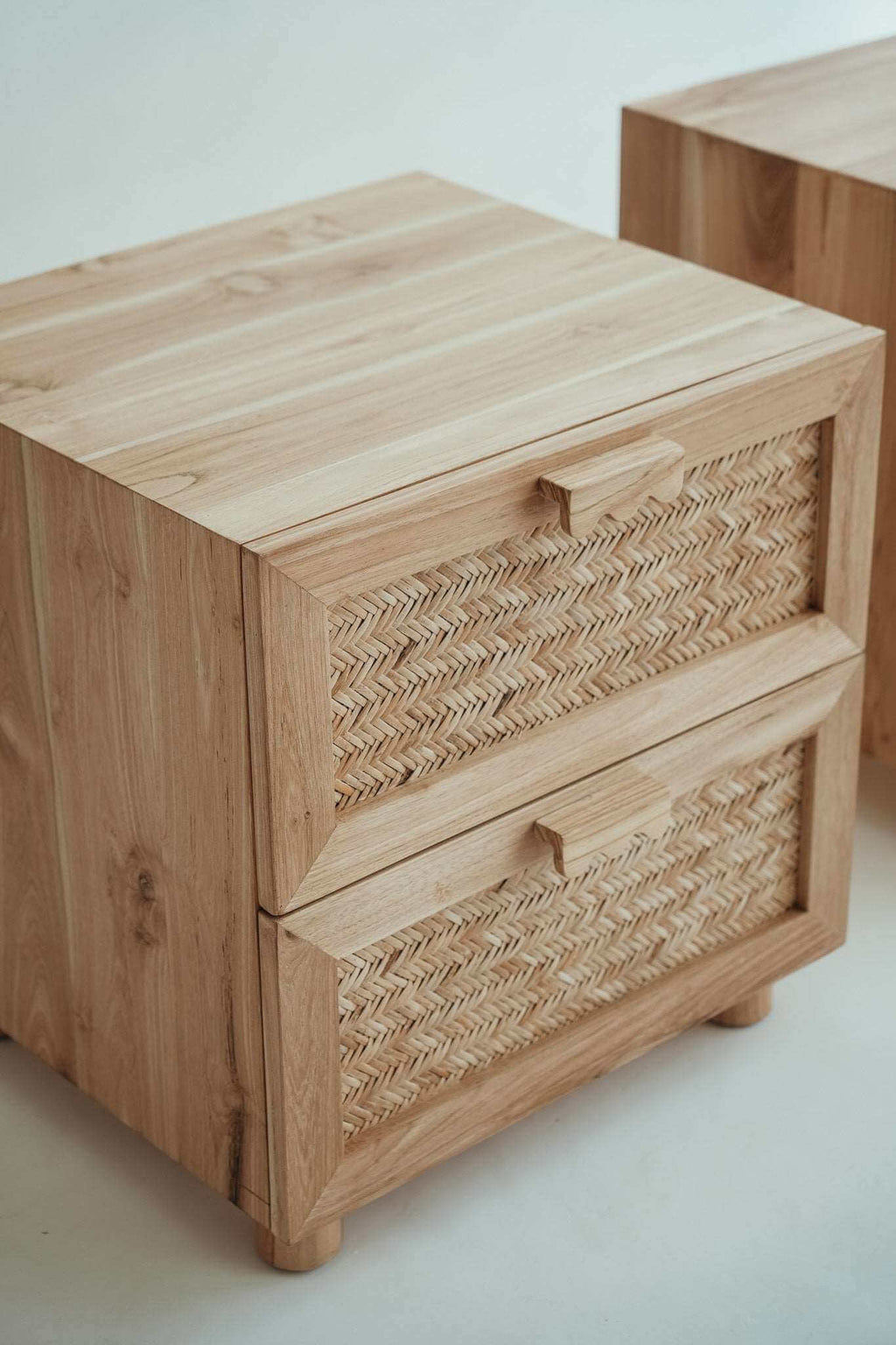 LES TIROIRS DE LA TABLE D'APPOINT DESA