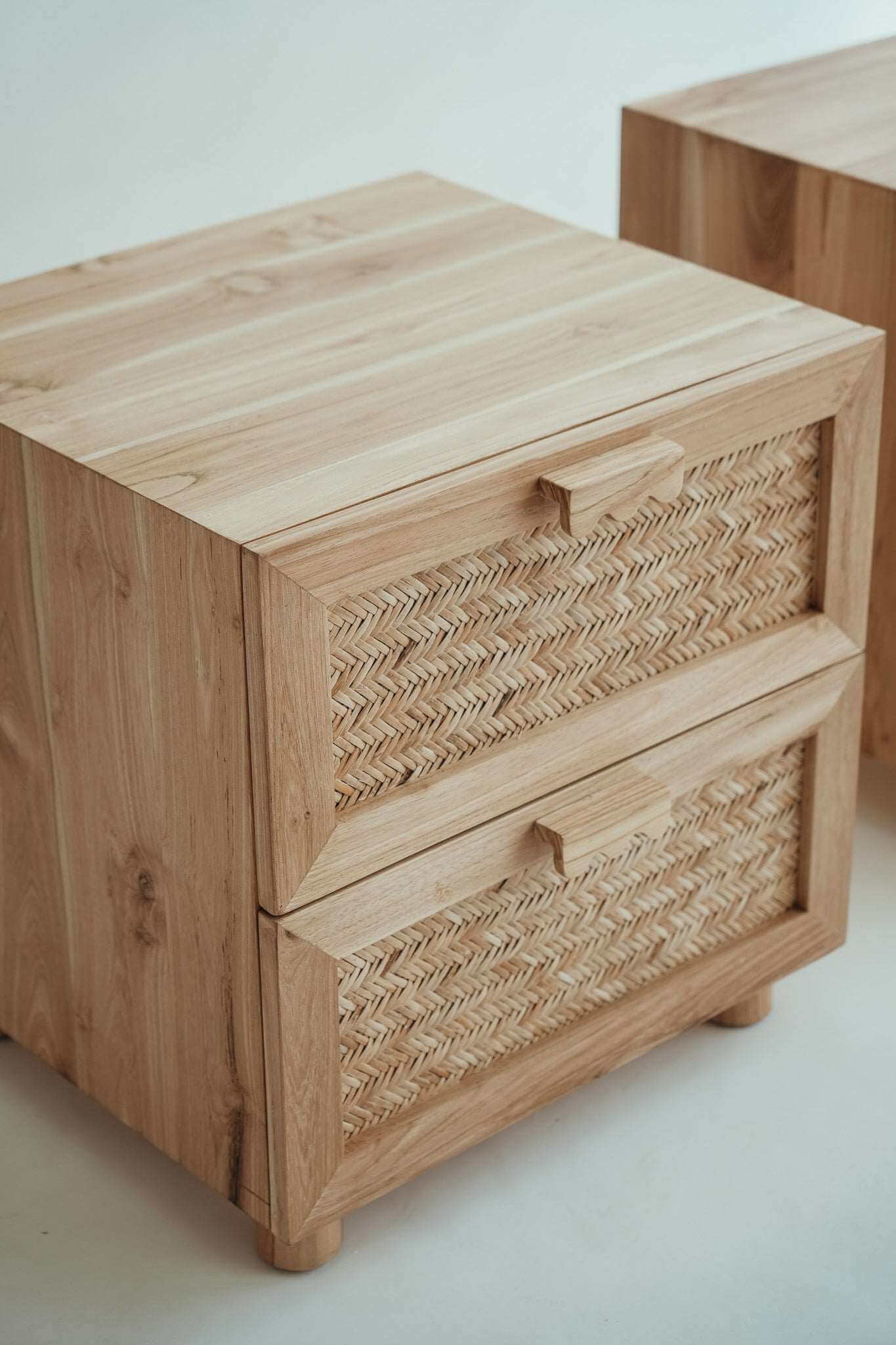 LES TIROIRS DE LA TABLE D'APPOINT DESA