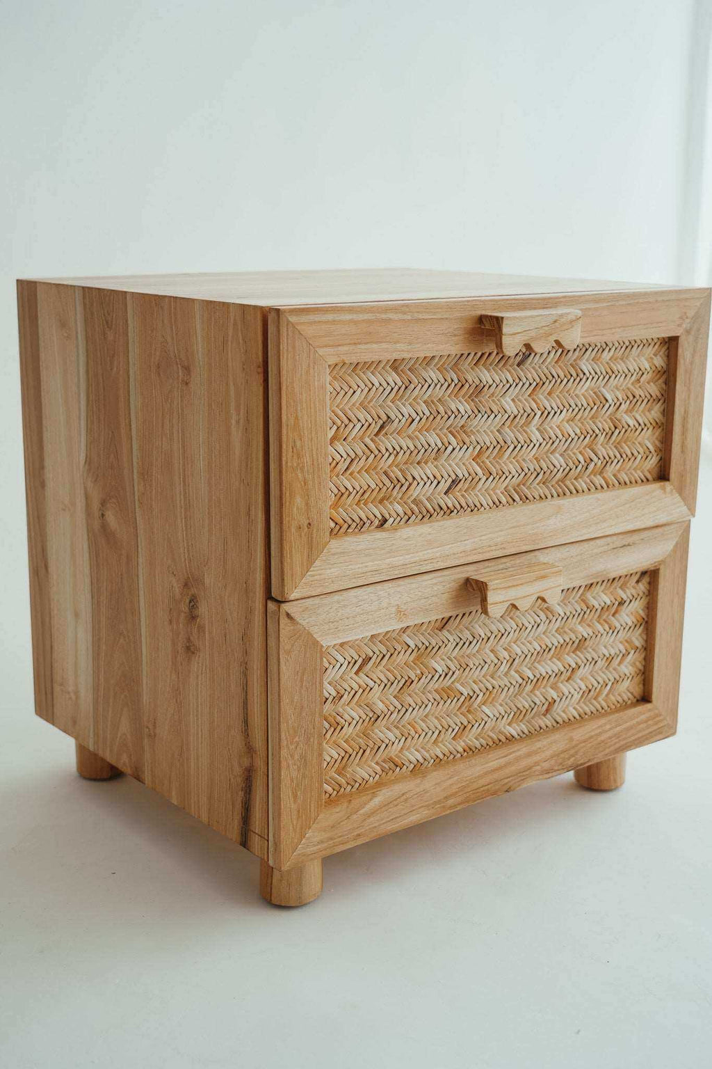 LES TIROIRS DE LA TABLE D'APPOINT DESA