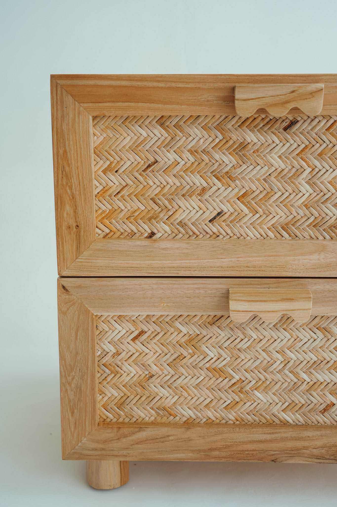 LES TIROIRS DE LA TABLE D'APPOINT DESA