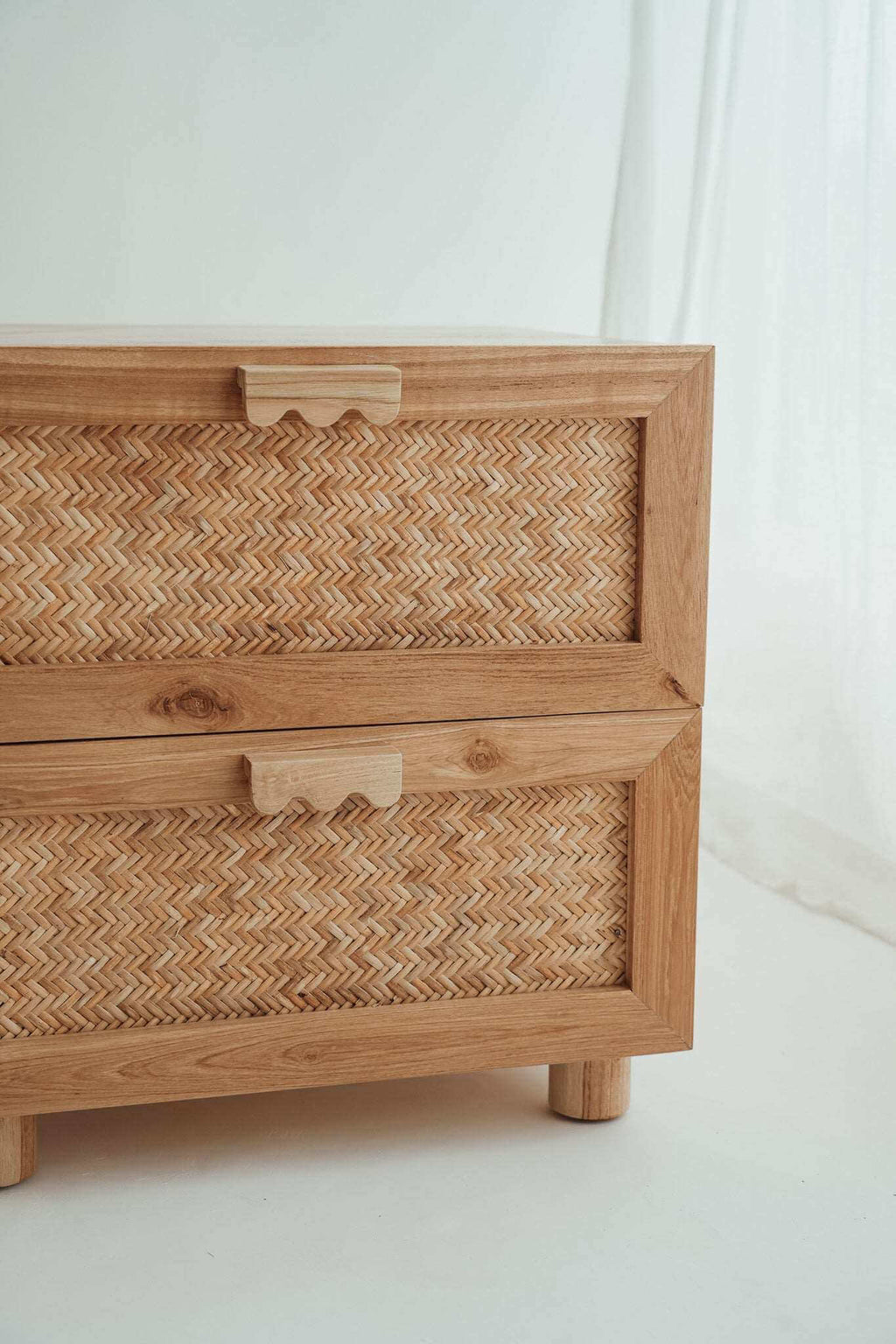 LES TIROIRS DE LA TABLE D'APPOINT DESA