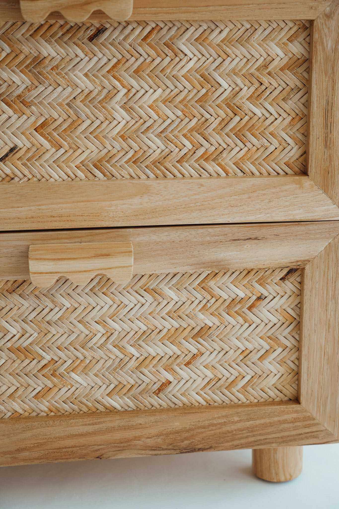 LES TIROIRS DE LA TABLE D'APPOINT DESA