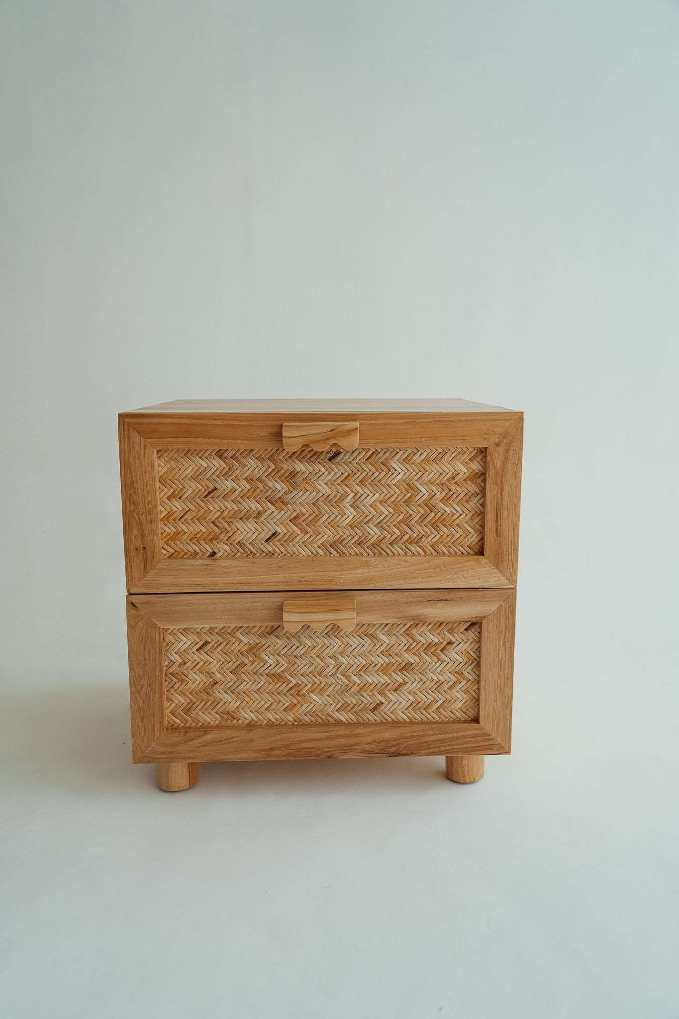 LES TIROIRS DE LA TABLE D'APPOINT DESA