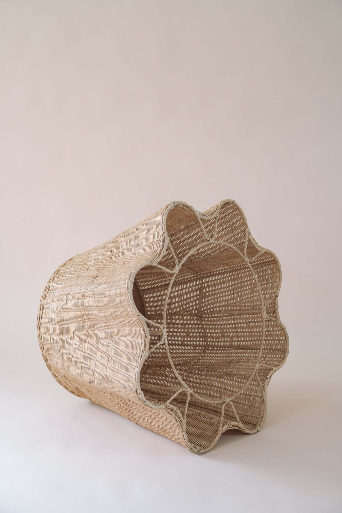 LA TABLE D'APPOINT FLORA