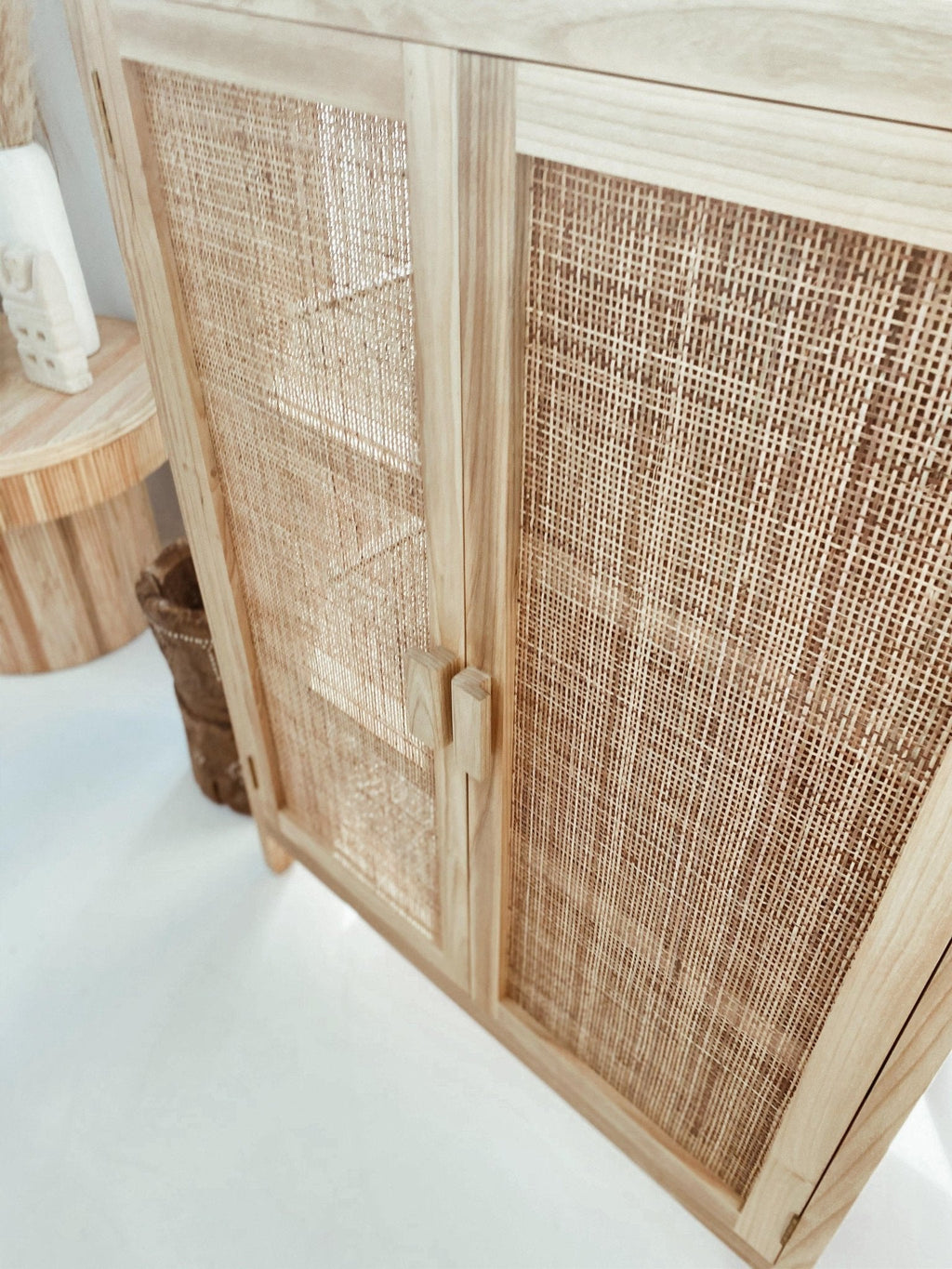 LE MEUBLE À 2 PORTES DE SÉVILLE